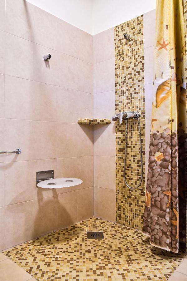 Szin-Es Vendeghaz Bed & Breakfast Сентеш Екстериор снимка