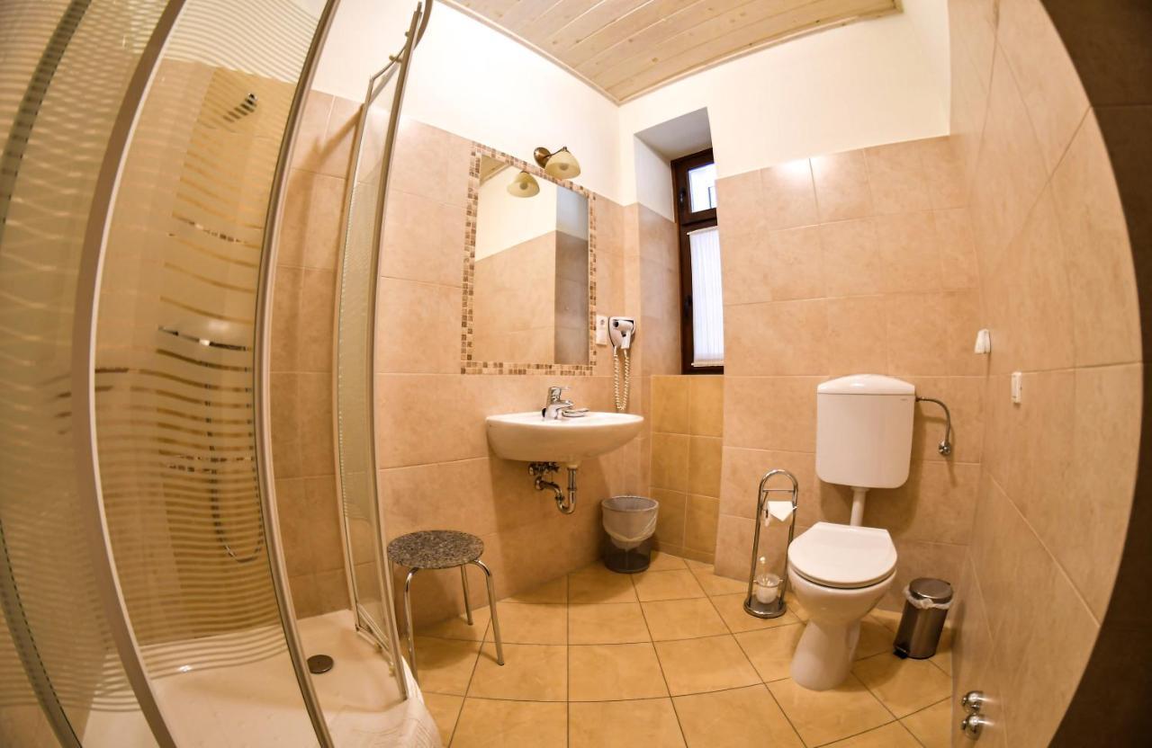 Szin-Es Vendeghaz Bed & Breakfast Сентеш Екстериор снимка