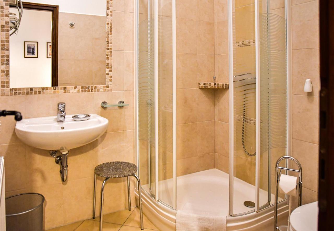 Szin-Es Vendeghaz Bed & Breakfast Сентеш Екстериор снимка