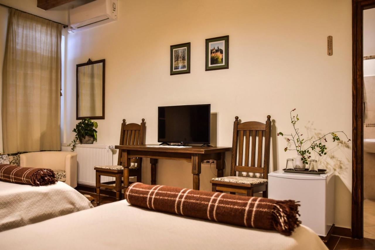 Szin-Es Vendeghaz Bed & Breakfast Сентеш Екстериор снимка