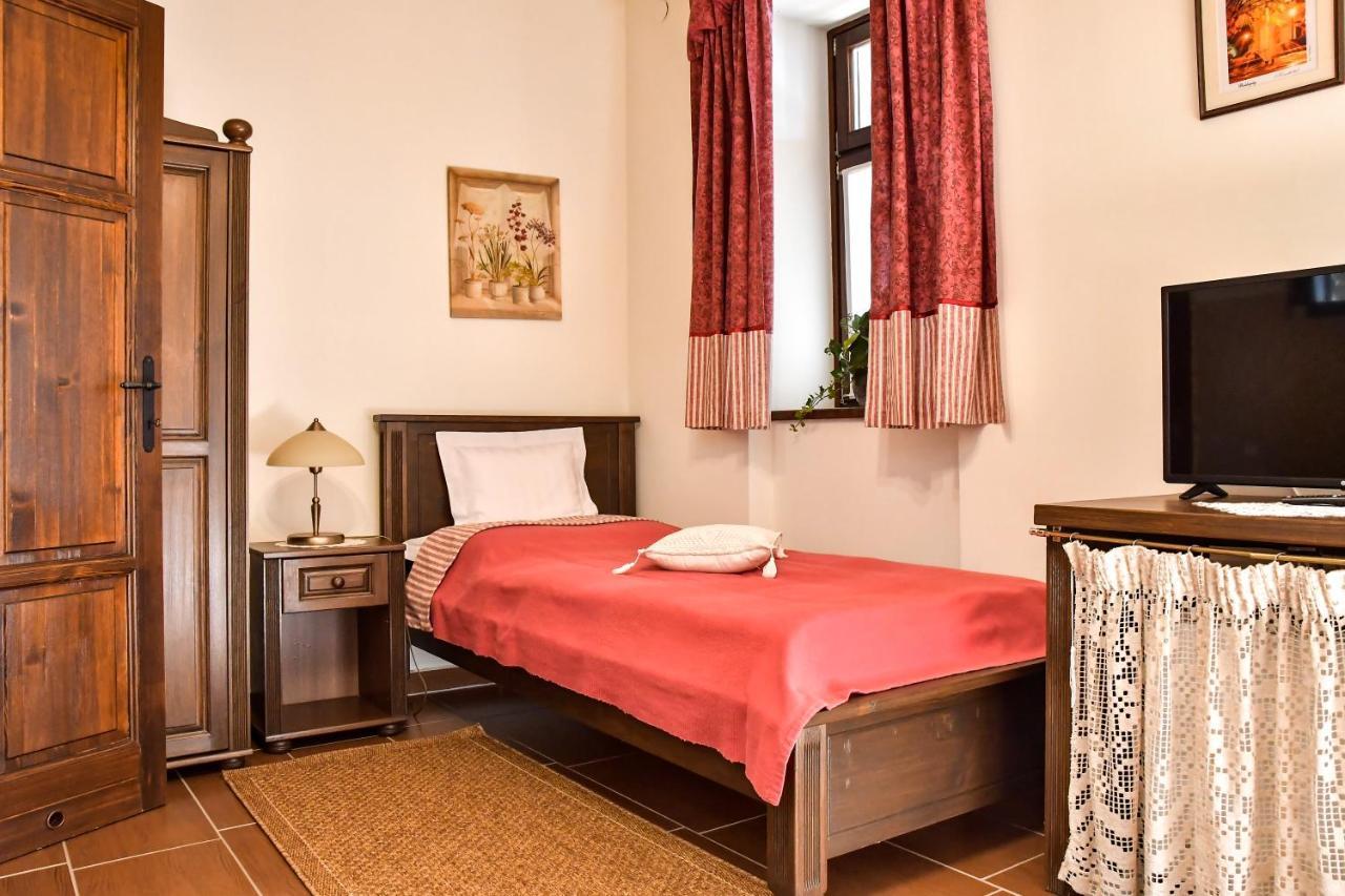 Szin-Es Vendeghaz Bed & Breakfast Сентеш Екстериор снимка