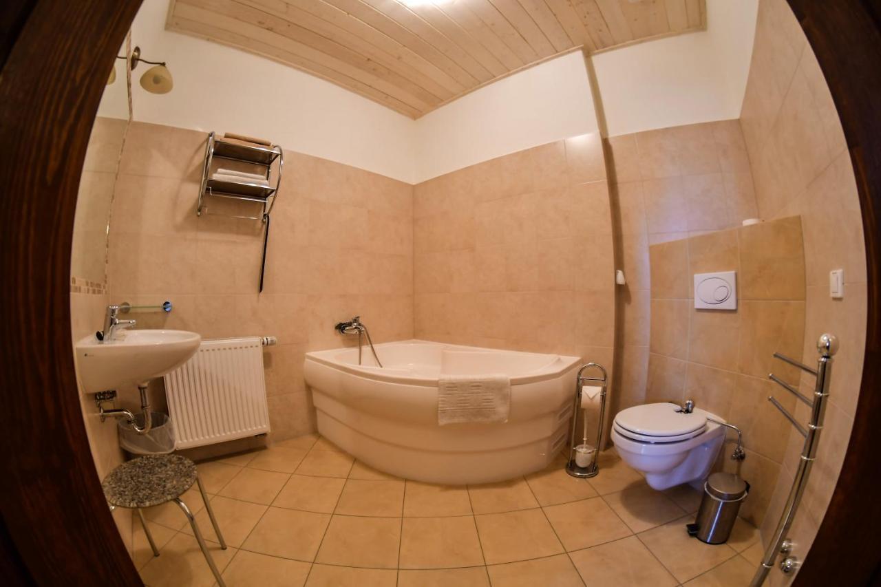 Szin-Es Vendeghaz Bed & Breakfast Сентеш Екстериор снимка