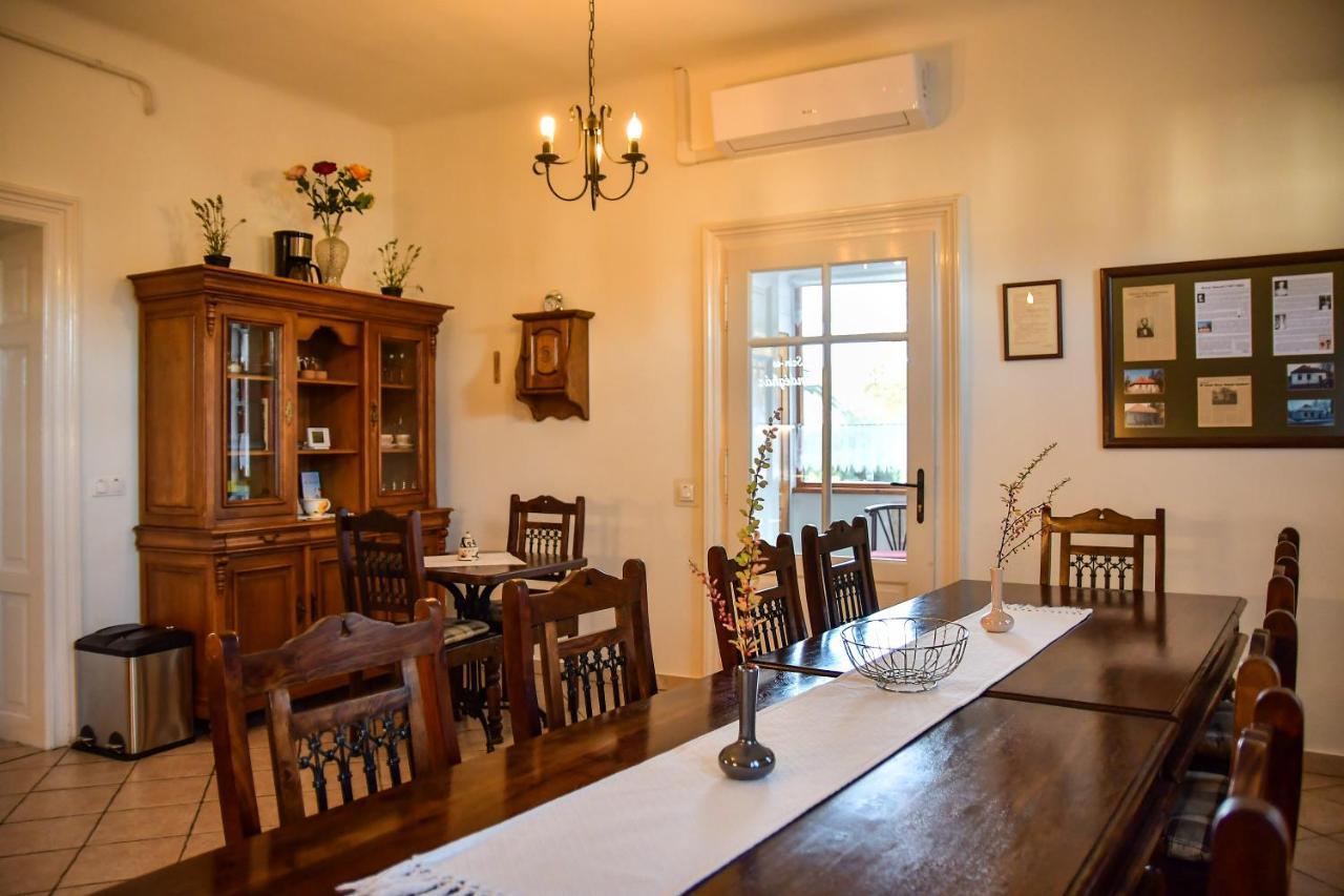 Szin-Es Vendeghaz Bed & Breakfast Сентеш Екстериор снимка